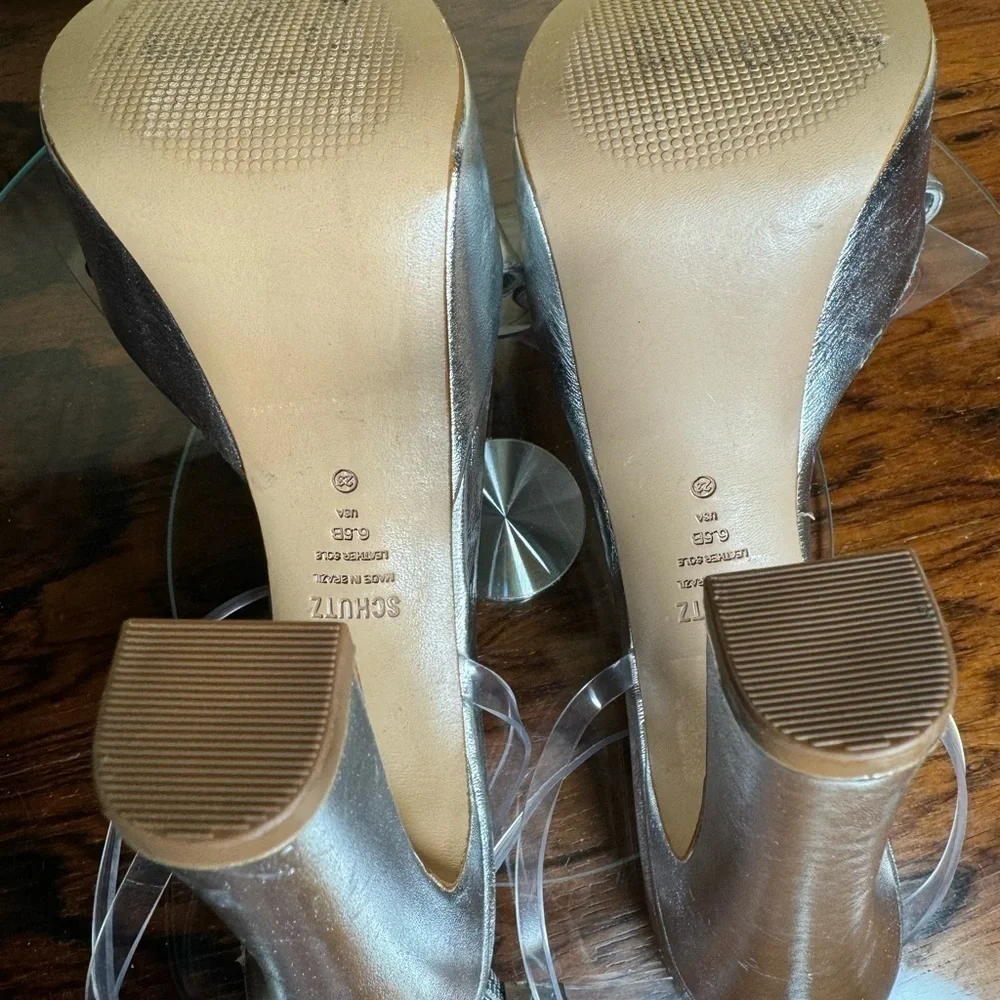 Schutz Elyda Platform Sandal - Prata / transparent - size 6.5